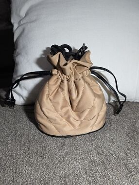 Zara Beige Quilted Drawstring Women’s Bucket Bag
